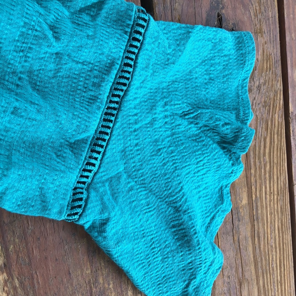 New Directions Green Ruffled sleeve top - Picture 4 of 6